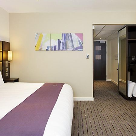 Premier Inn Glasgow ميلنغافي المظهر الخارجي الصورة