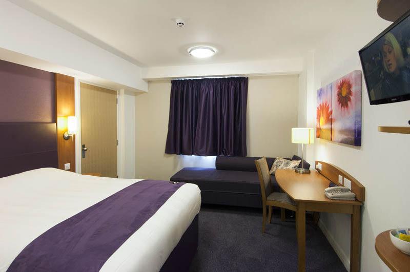 Premier Inn Glasgow ميلنغافي المظهر الخارجي الصورة